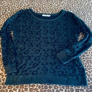 Just Fab Black Gray Leopard Sweater